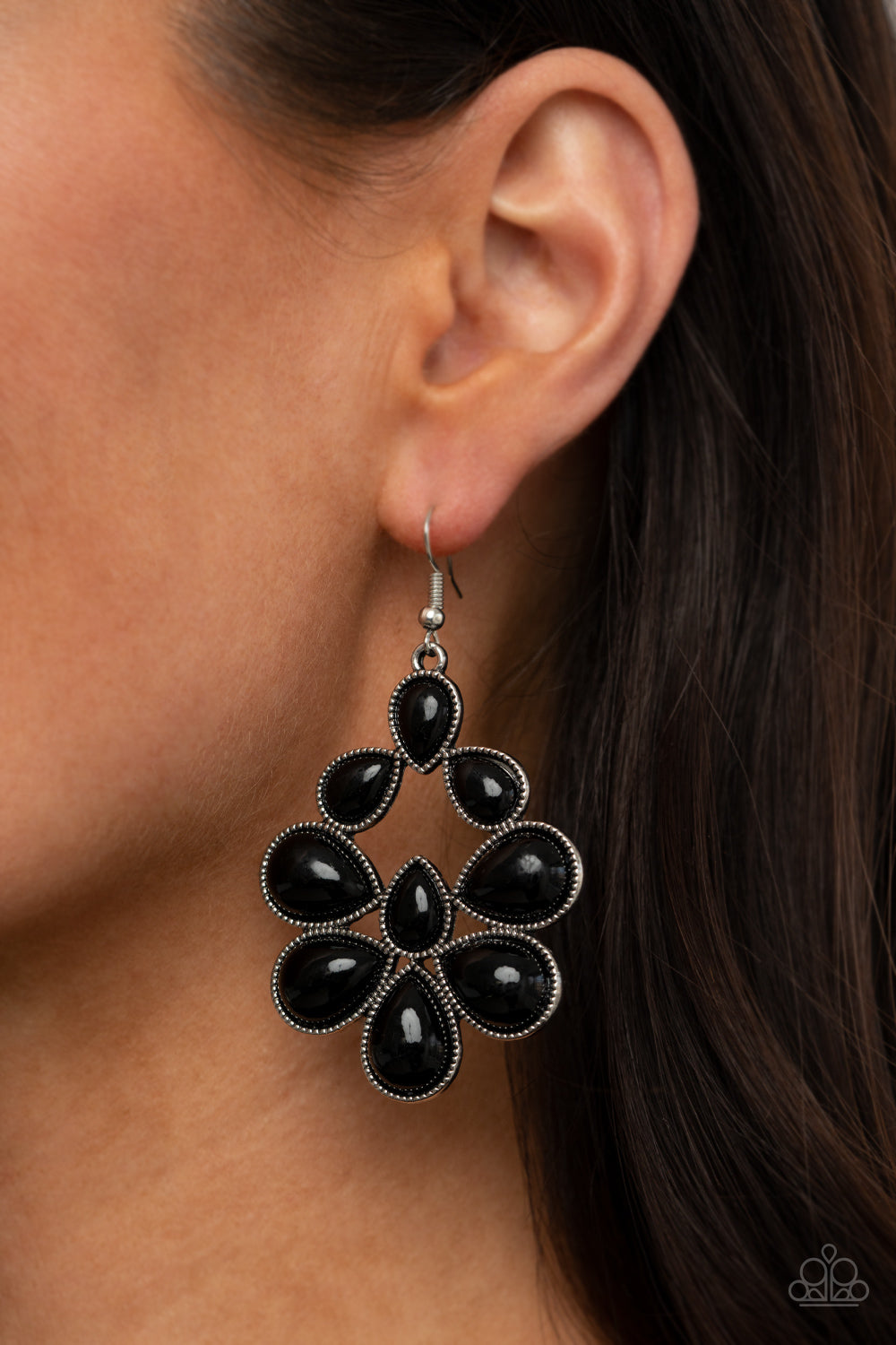 Paparazzi ♥ In Crowd Couture - Black ♥ Earrings