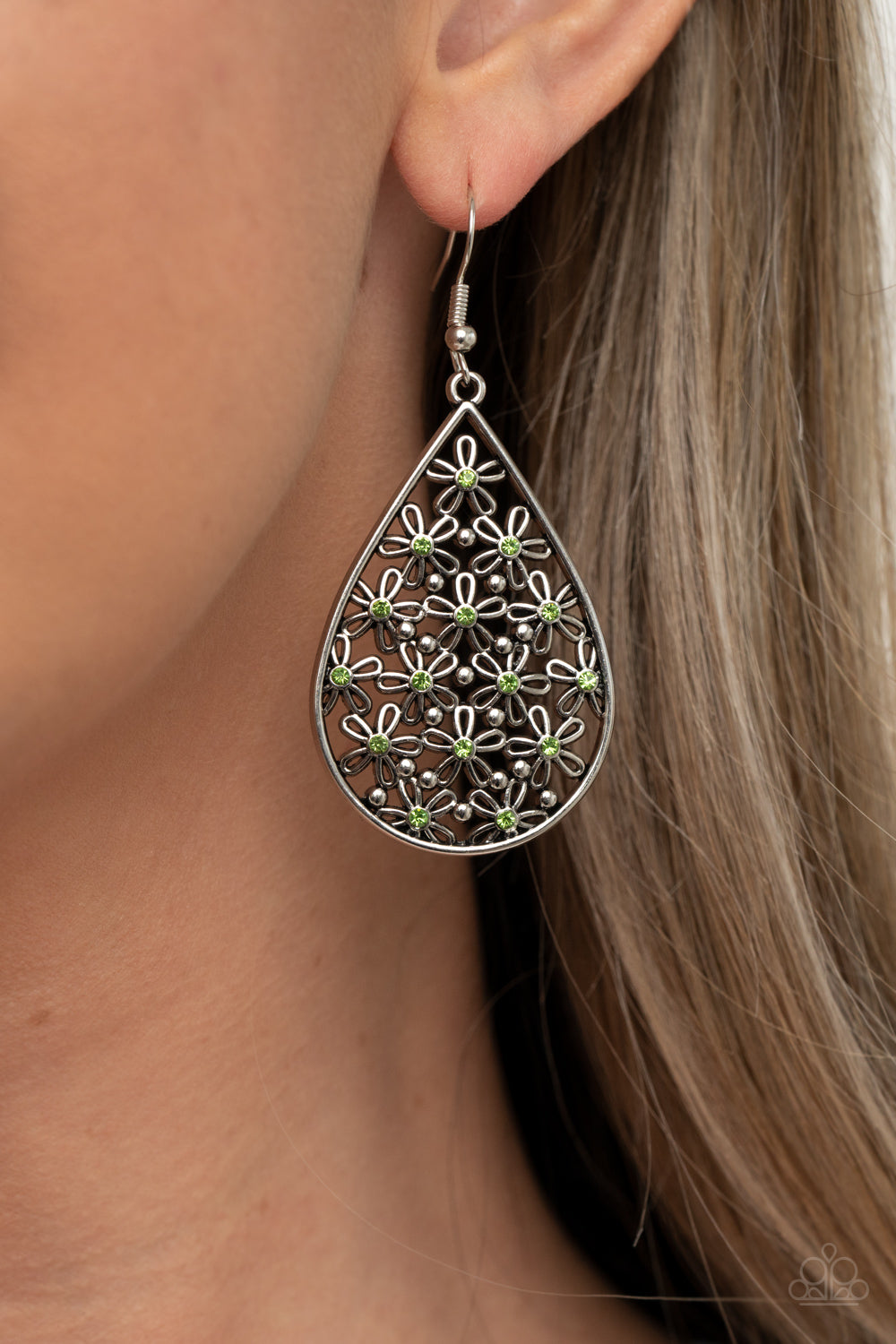Paparazzi ♥ Tick, Tick, BLOOM! - Green ♥ Earrings