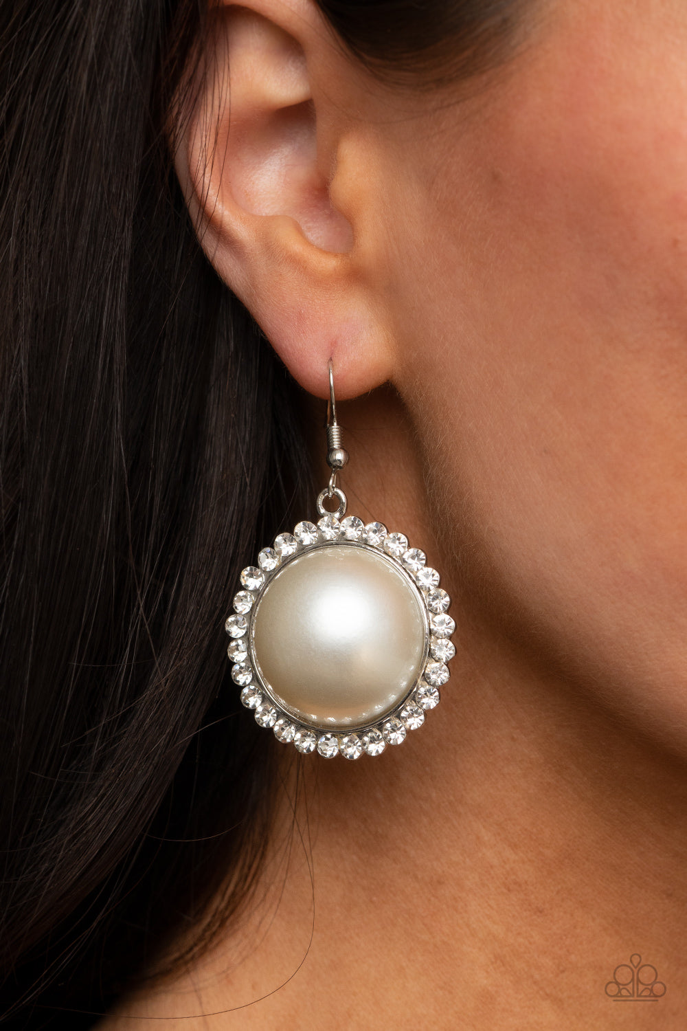 Paparazzi ♥ Esteemed Elegance - White ♥ Earrings