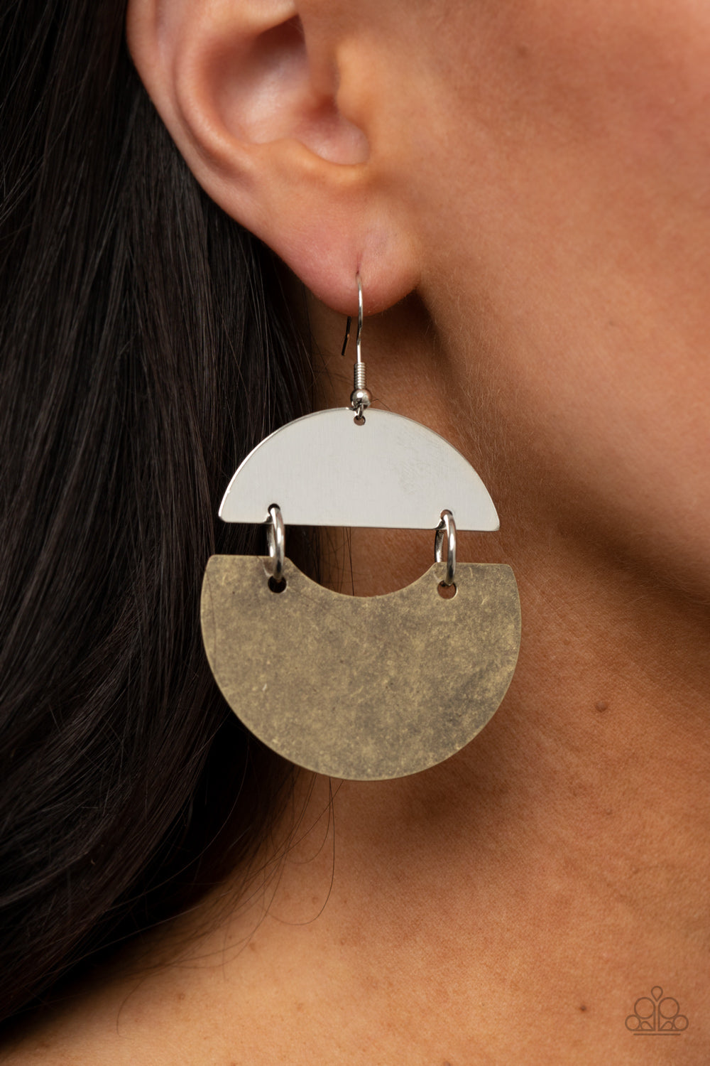 Paparazzi ♥ Watching The Sunrise - Brass ♥ Earrings