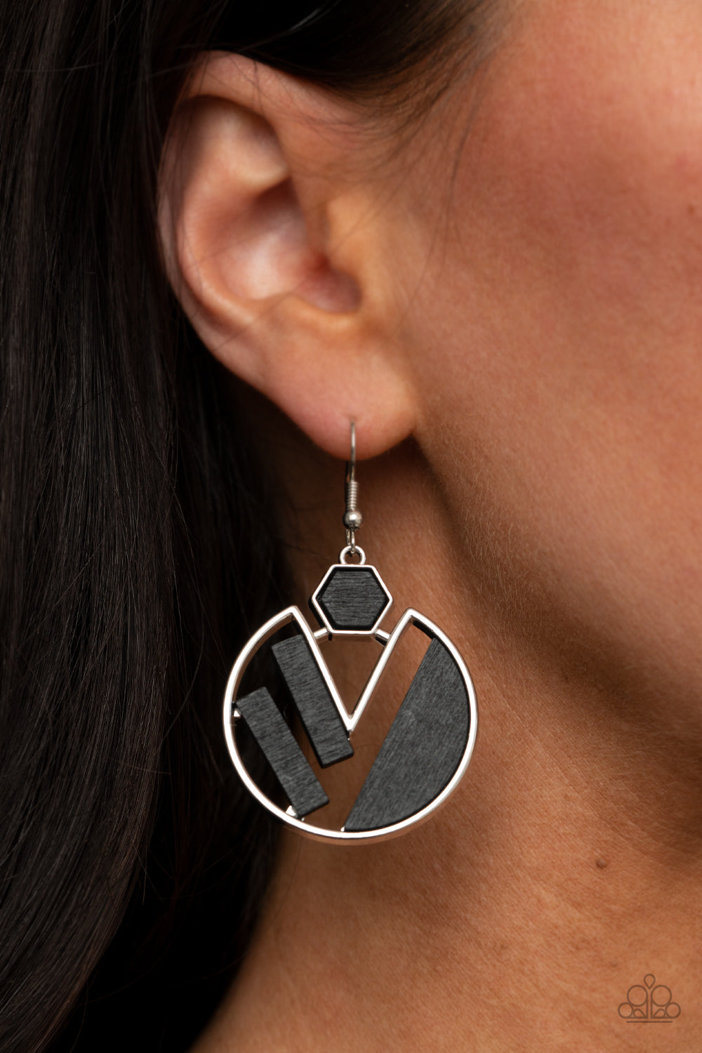 Paparazzi ♥ Petrified Posh - Black ♥ Earrings