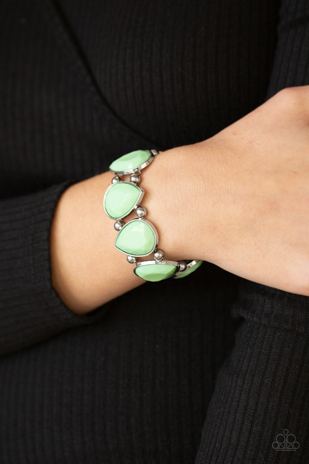 Paparazzi ♥ Flamboyant Tease - Green ♥ Bracelet