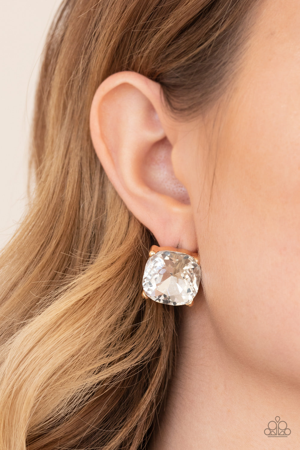 Paparazzi ♥ Royalty High - Gold ♥ Post Earrings