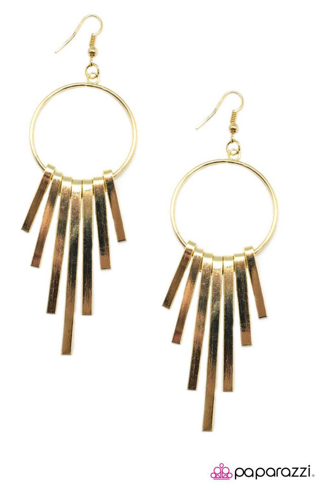 Paparazzi ♥ Hanging Tough - Gold ♥ Earrings