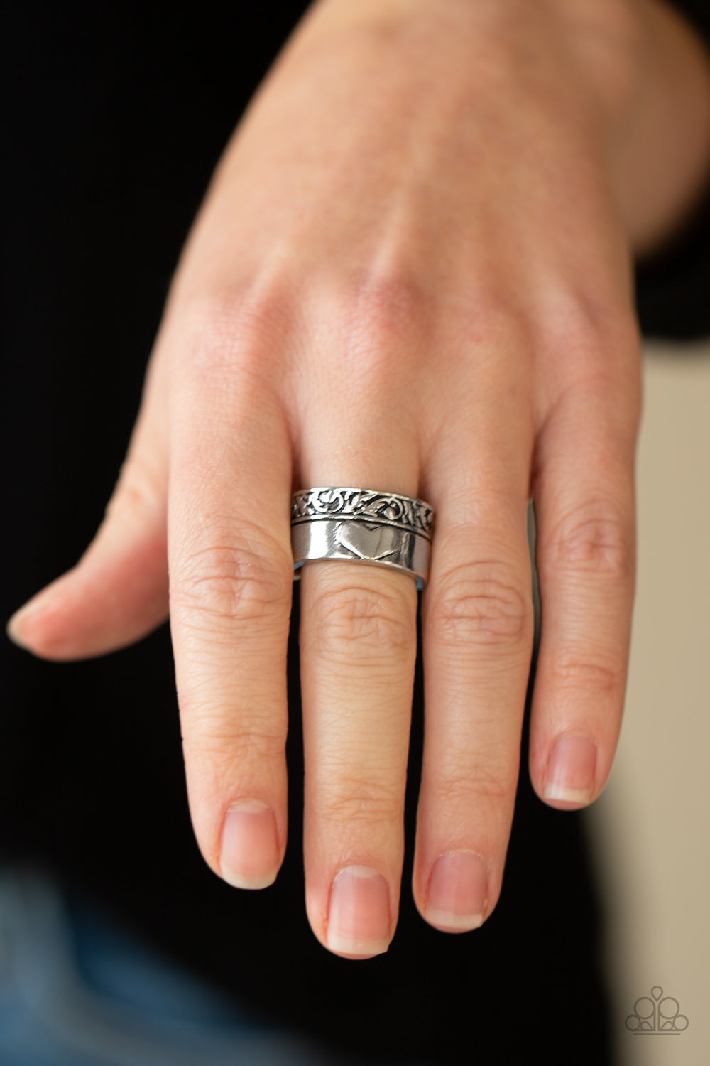 Paparazzi ♥ Garden Romance - Silver ♥ Ring