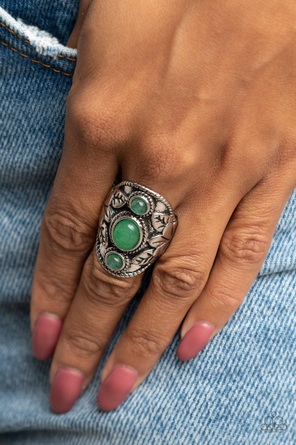 Paparazzi ♥ PALMS Up - Green ♥ Ring
