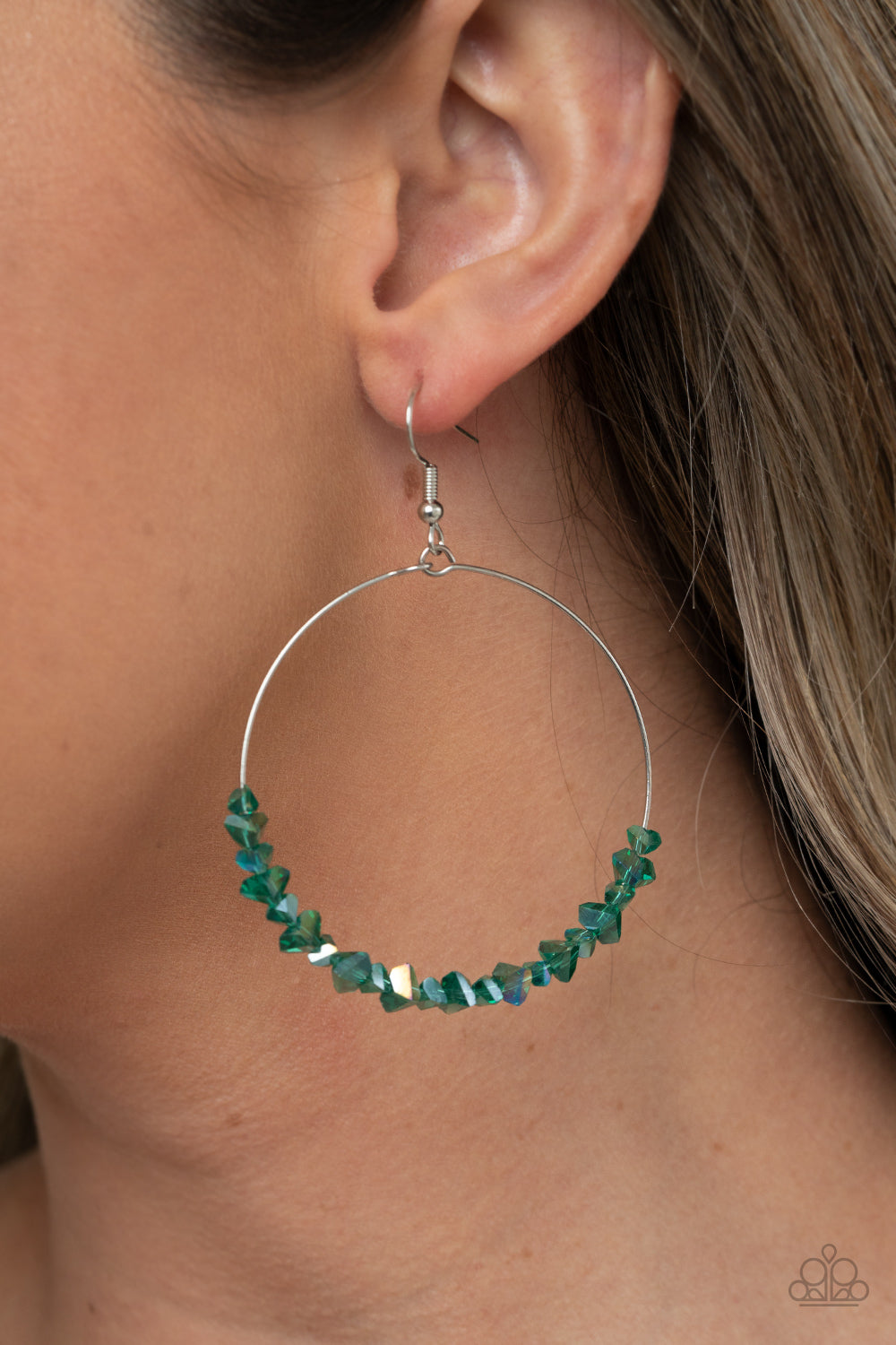Paparazzi ♥ Glimmering Go-Getter - Green ♥ Earrings