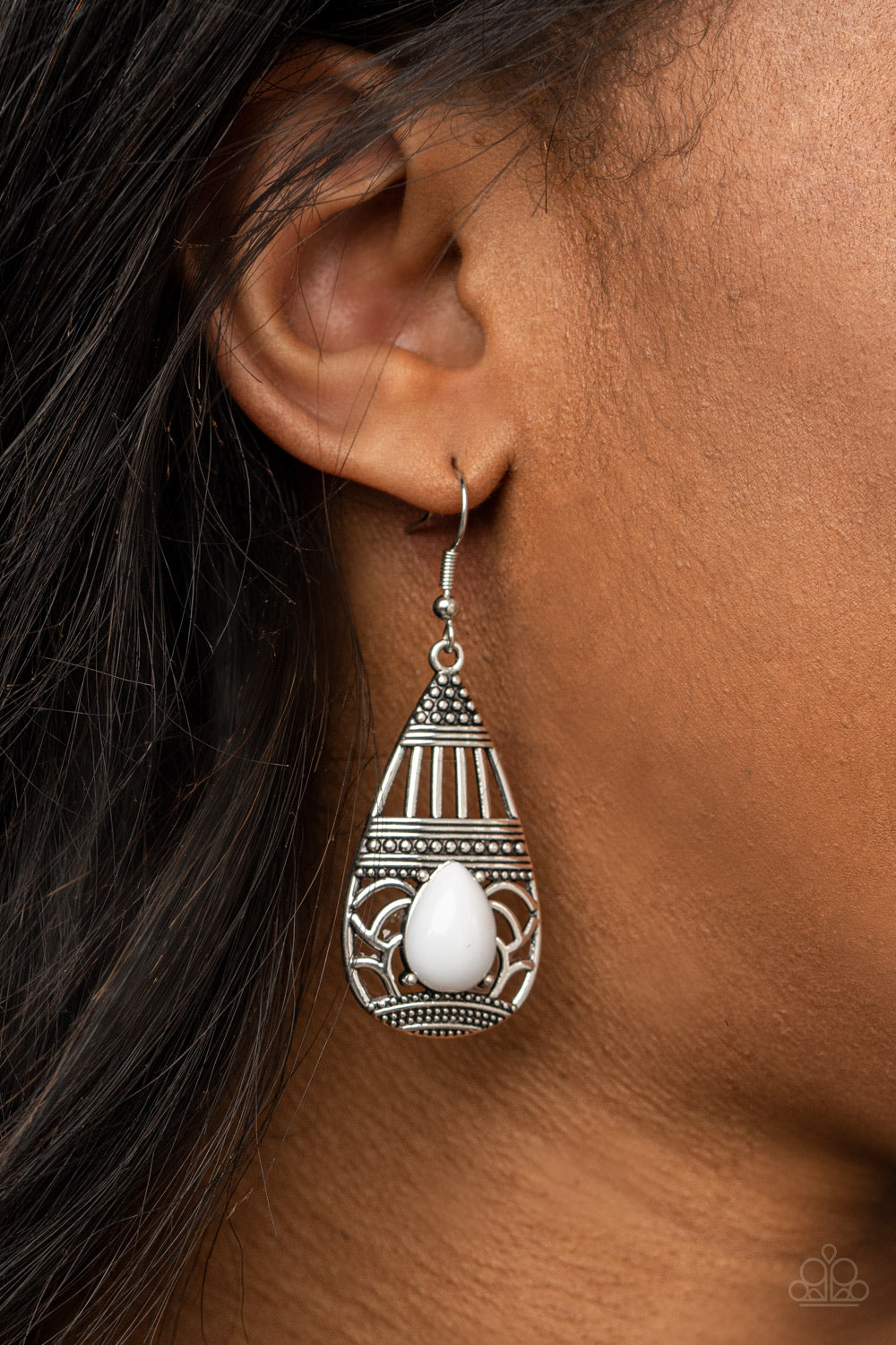 Paparazzi ♥ Eastern Essence - White ♥ Earrings