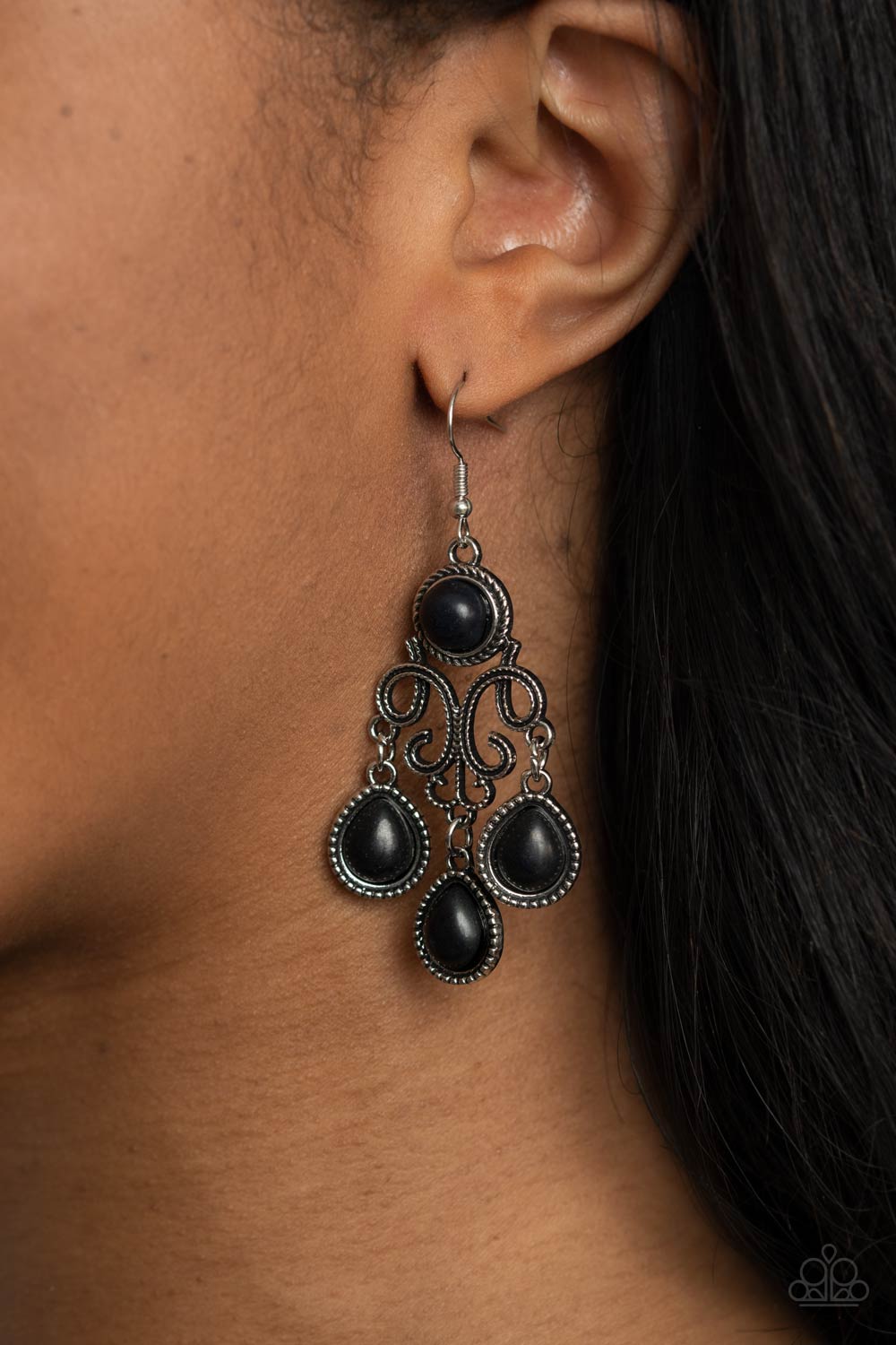 Paparazzi ♥ Canyon Chandelier - Black ♥ Earrings