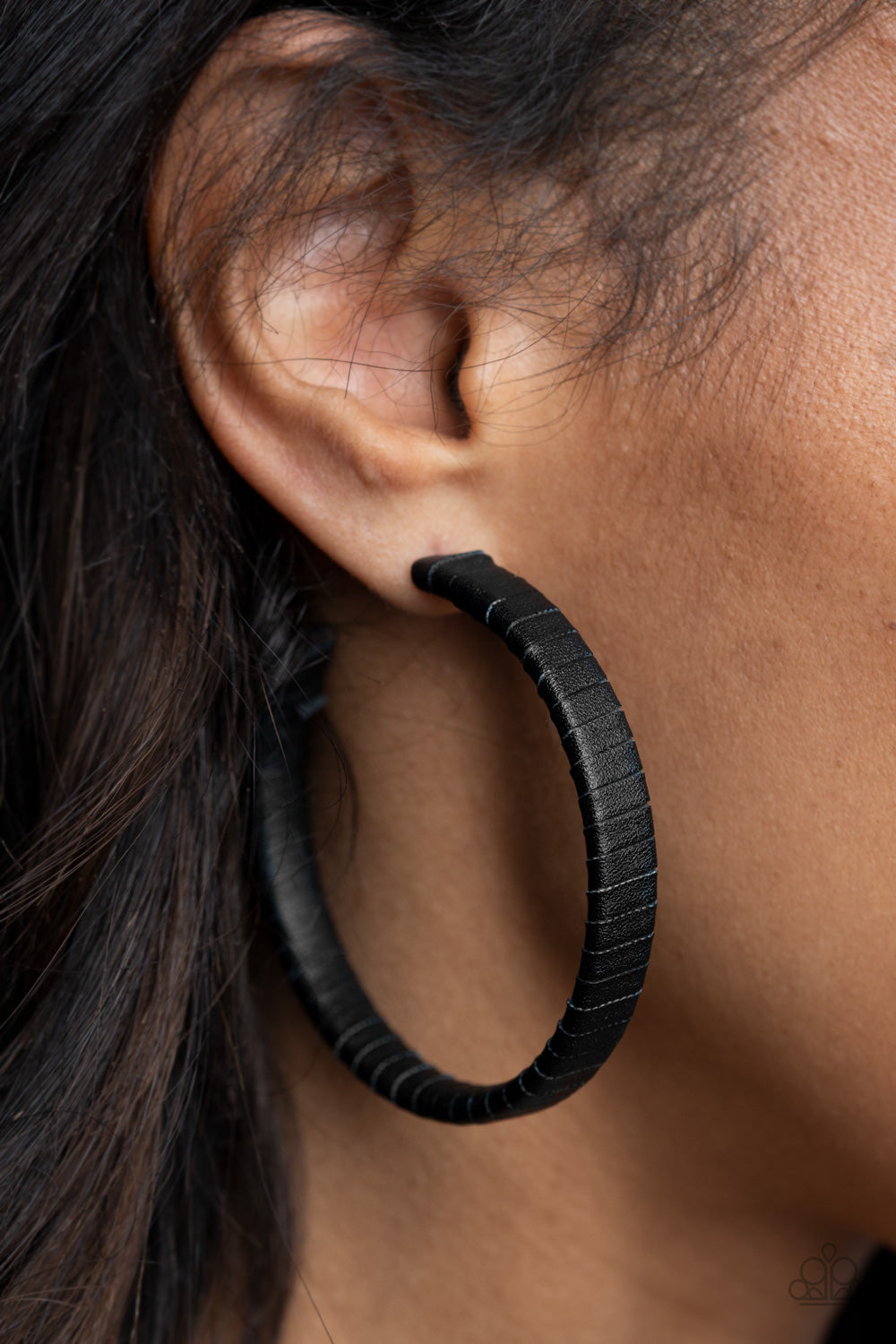 Paparazzi ♥ Leather-Clad Legend - Black ♥ Earrings