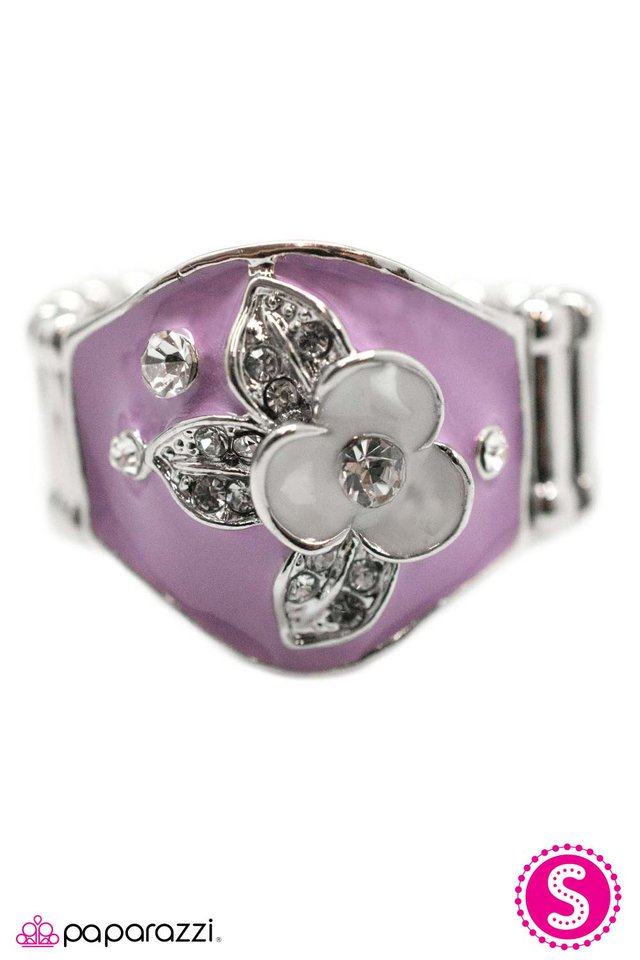 Paparazzi ♥ Seagull Lily - Purple ♥ Ring