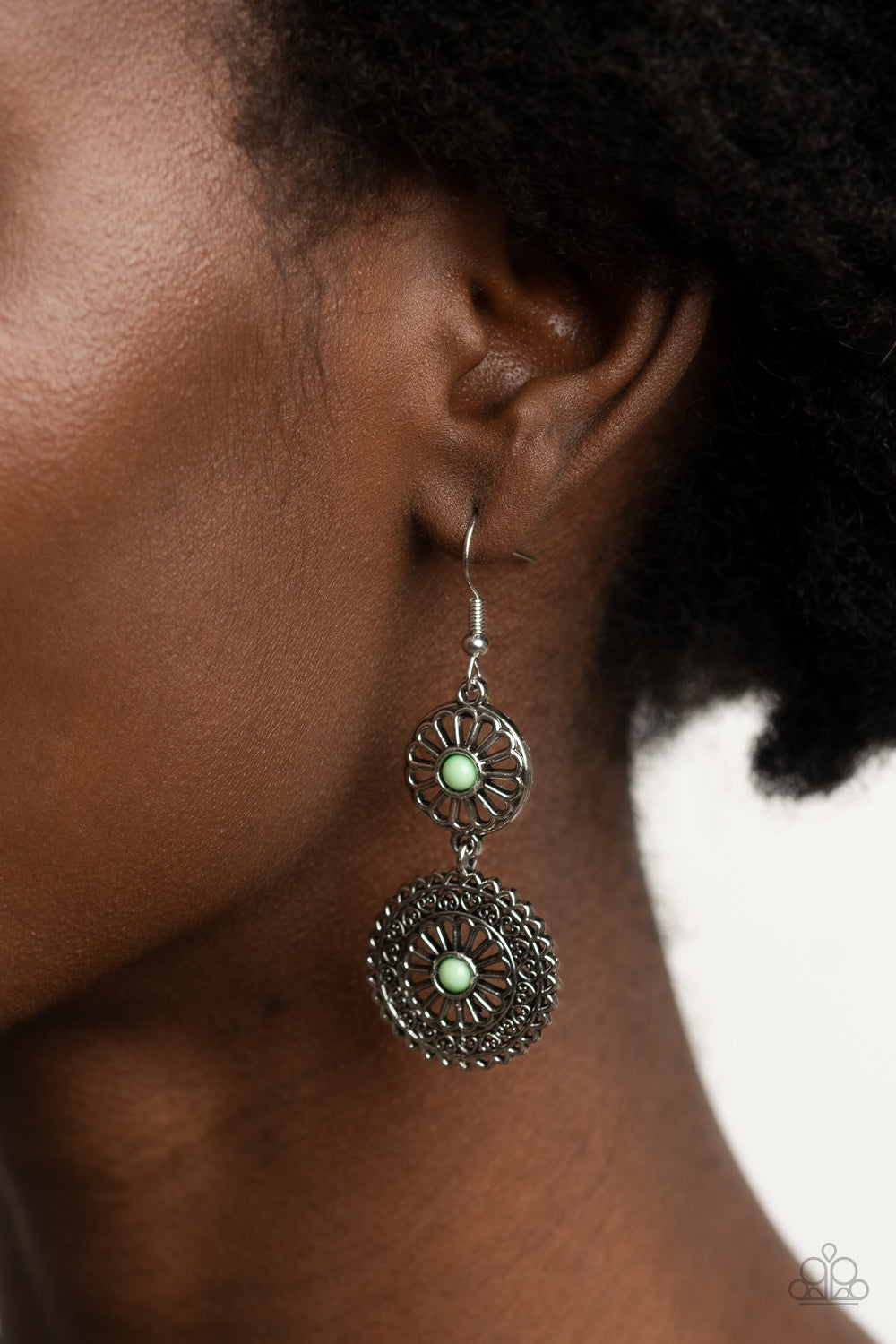Paparazzi ♥ Keep It WHEEL - Green ♥ Earrings