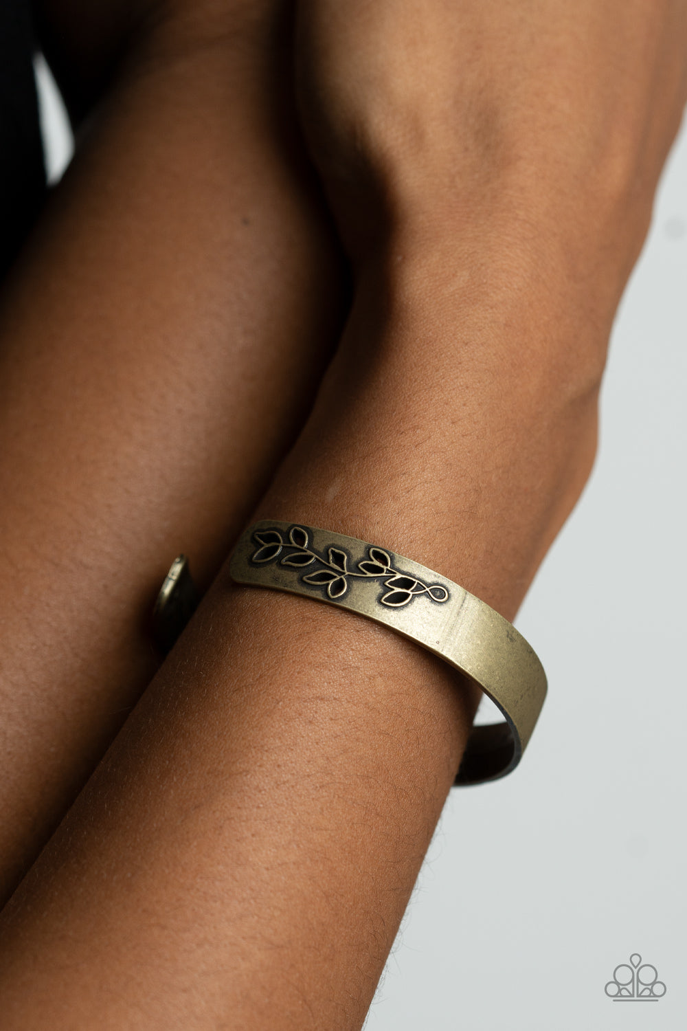 Paparazzi ♥ Frond Fable - Brass ♥ Bracelet