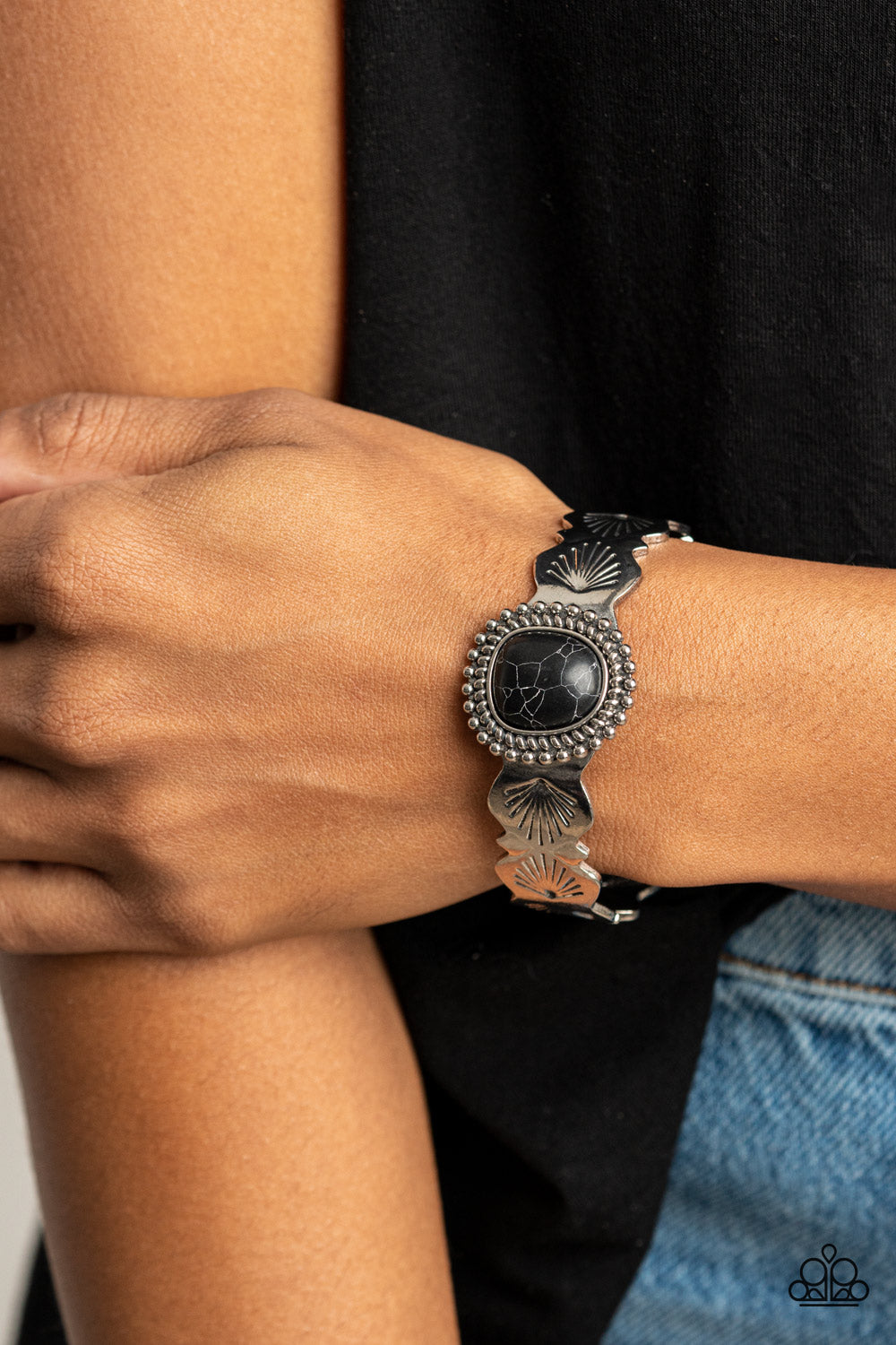 Paparazzi ♥ Oceanic Oracle - Black ♥ Bracelet