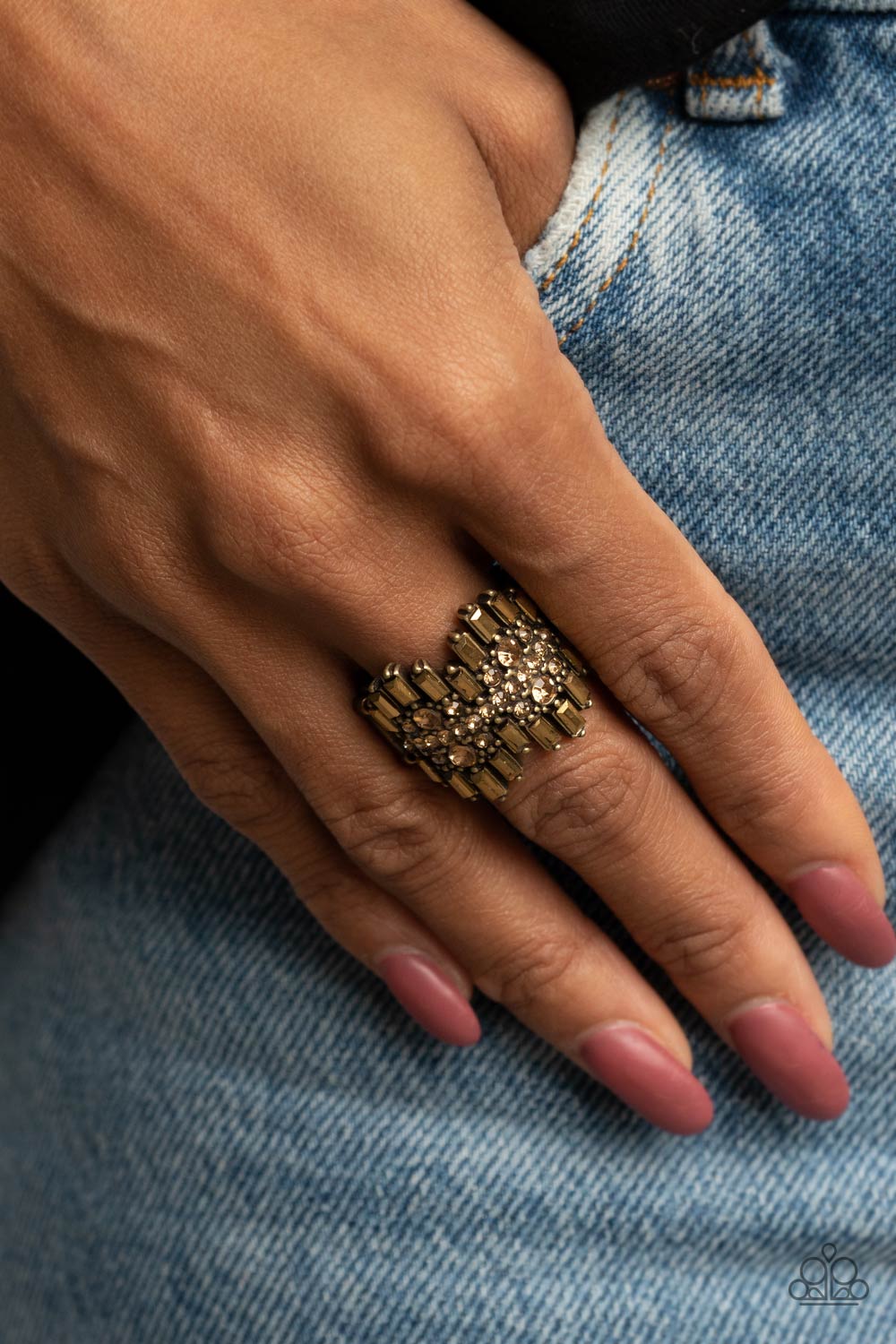 Paparazzi ♥ Urban Empire - Brass ♥ Ring