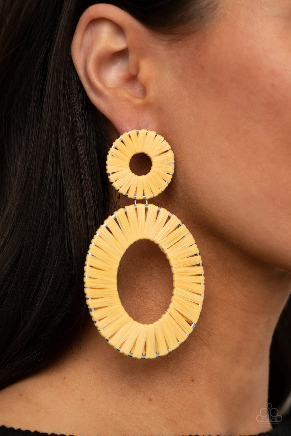 Paparazzi ♥ Foxy Flamenco - Yellow ♥ Post Earrings