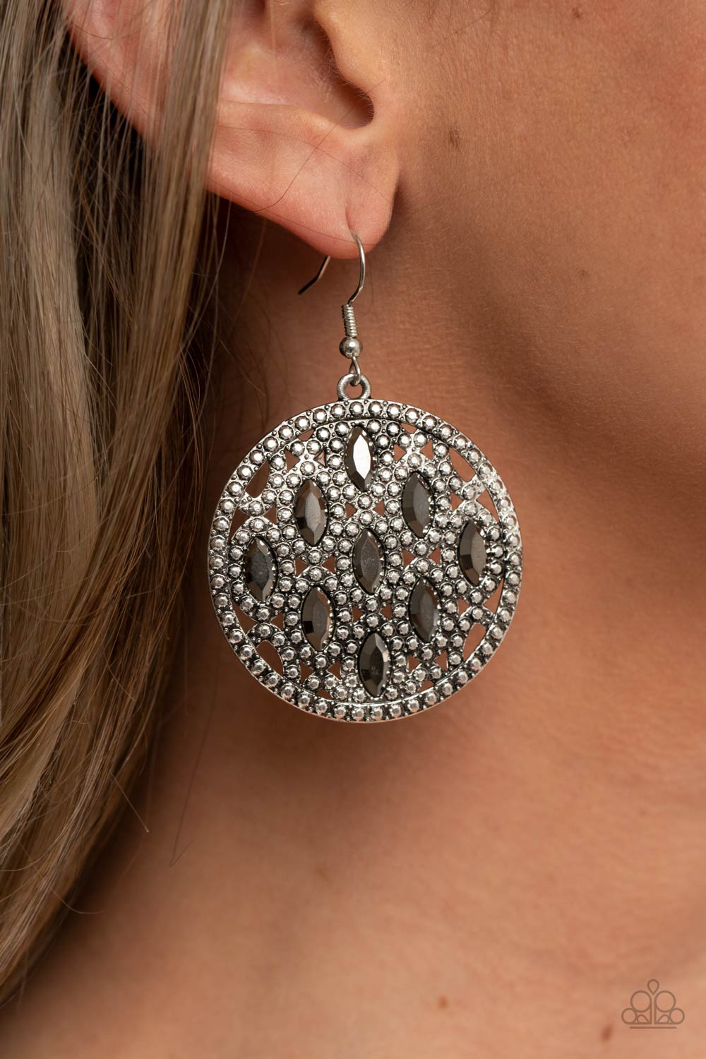Paparazzi ♥ Medallion Stallion - Silver ♥ Earrings