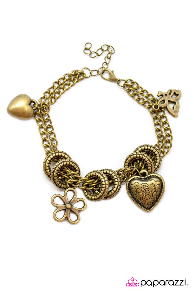 Paparazzi ♥ Turn On the Charm - Brass ♥ Bracelet