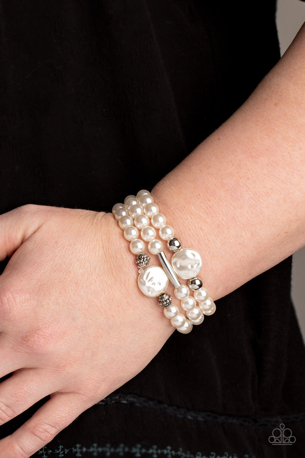 Paparazzi ♥ Exquisitely Elegant - White ♥ Bracelet