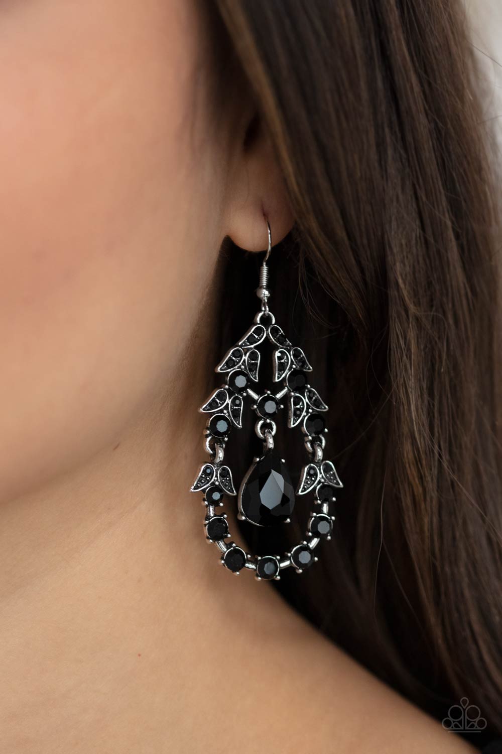 Paparazzi ♥ Garden Decorum - Black ♥ Earrings