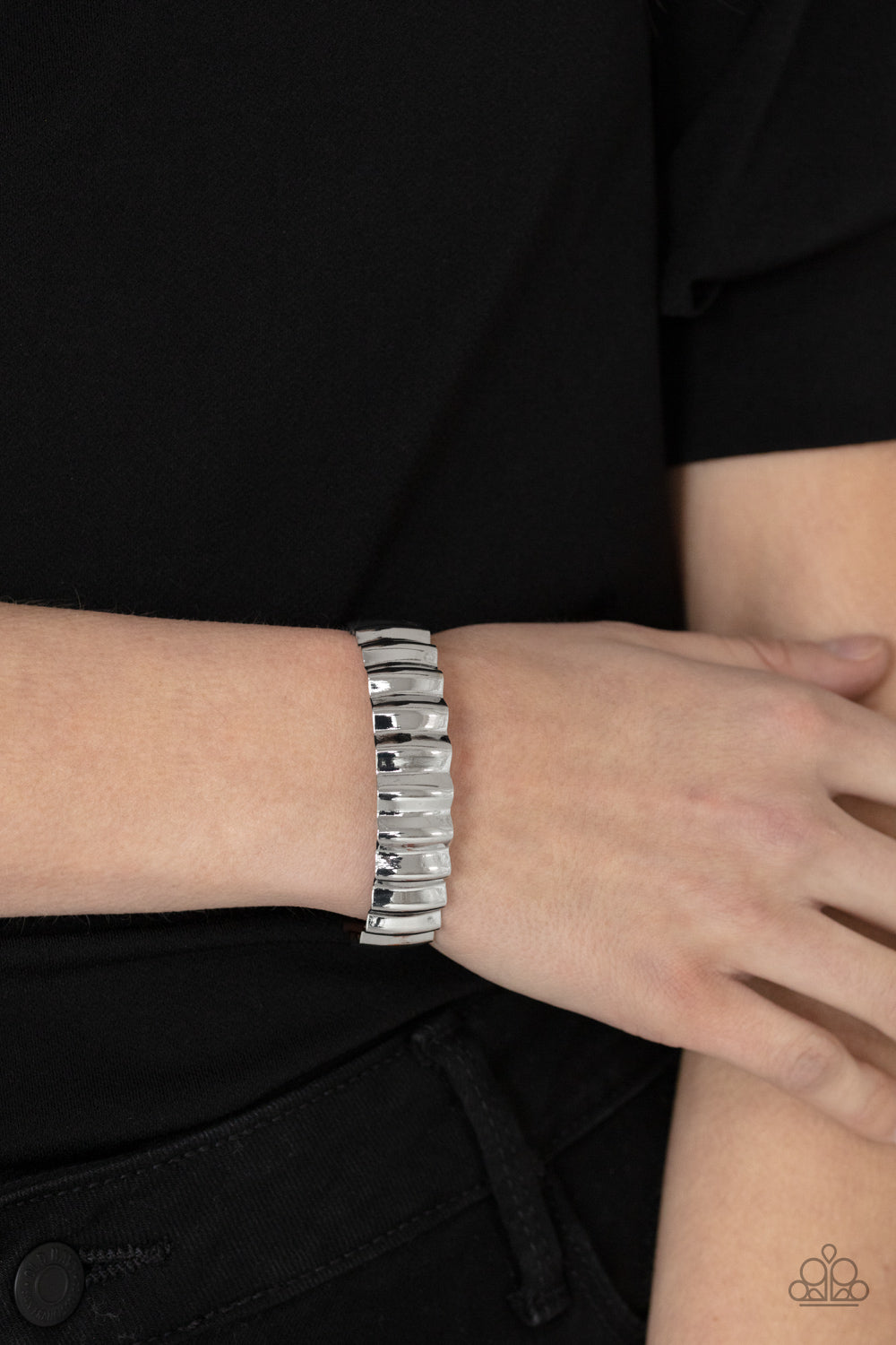 Paparazzi ♥ Across The HEIR-Waves - Silver ♥ Bracelet