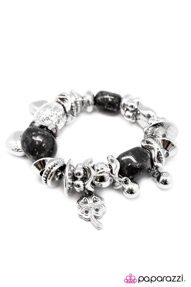 Paparazzi ♥ Extending An Invite - Black ♥ Bracelet