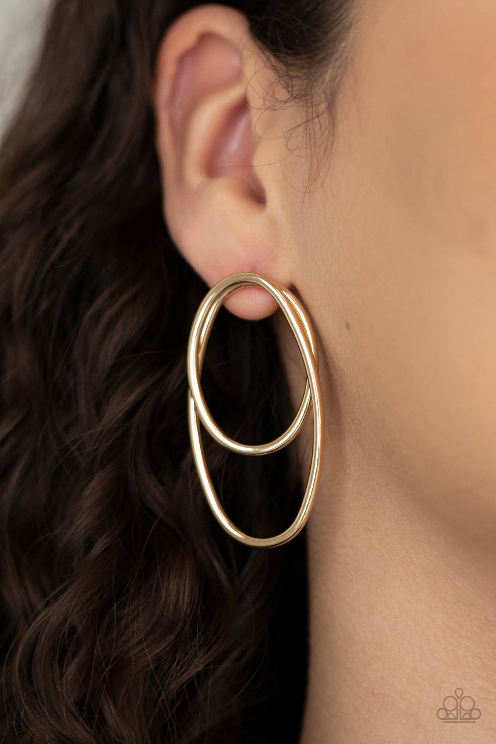 Paparazzi ♥ So OVAL-Dramatic - Gold ♥ Post Earrings