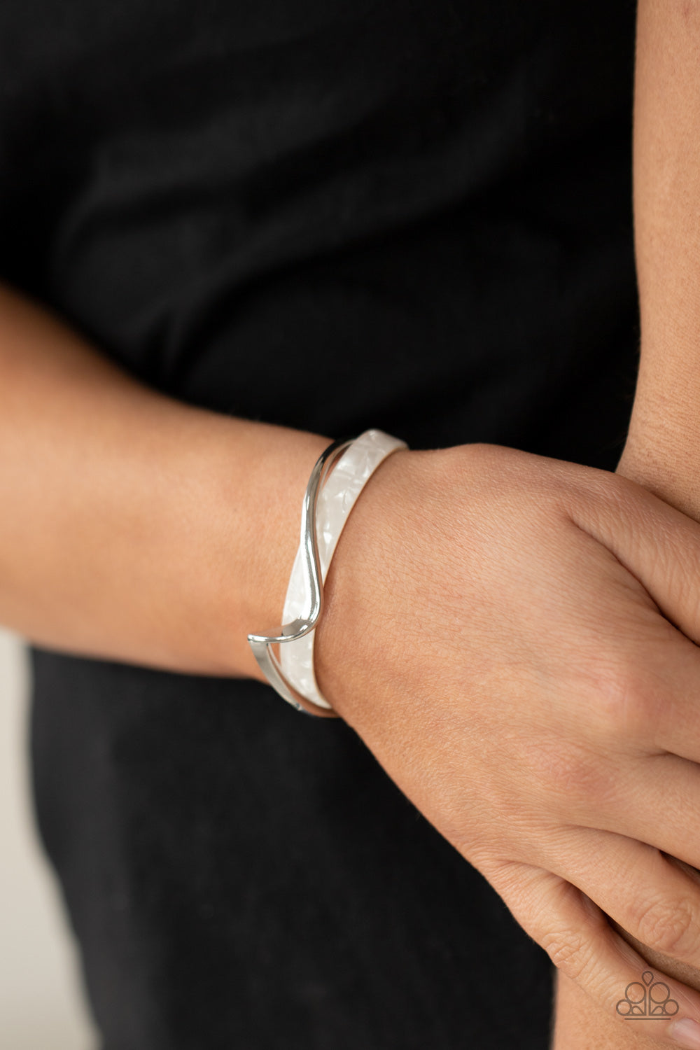 Paparazzi ♥ Craveable Curves - White ♥ Bracelet