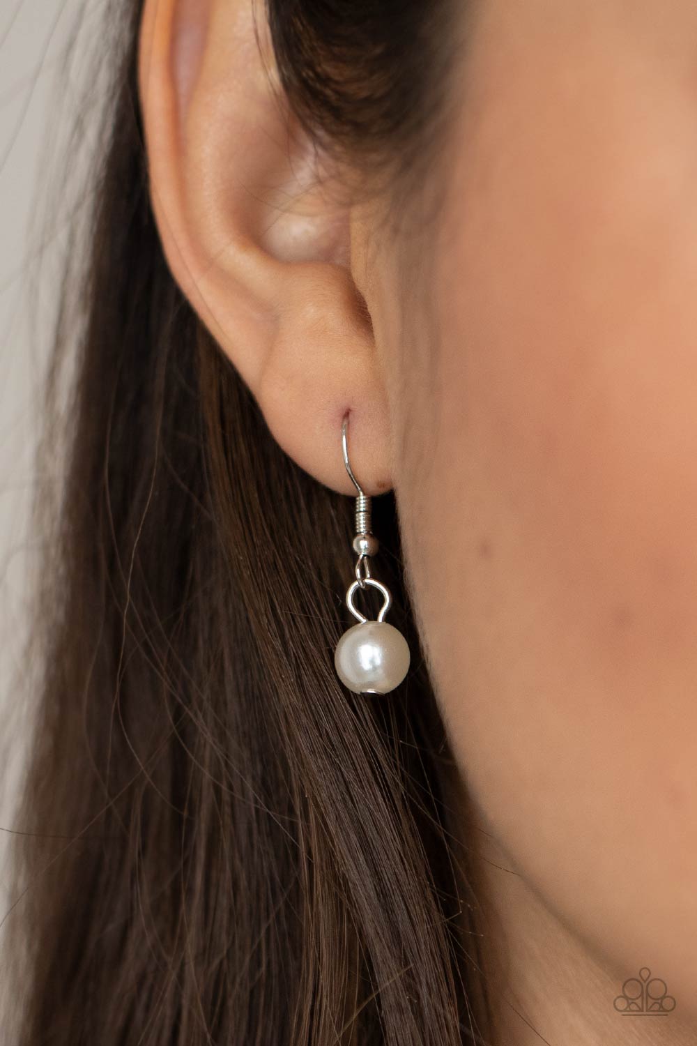 Paparazzi ♥ Remarkable Radiance - White ♥ Necklace