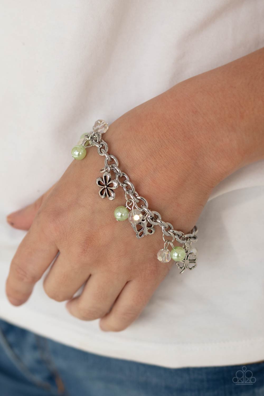 Paparazzi ♥ Retreat into Romance - Green ♥ Bracelet