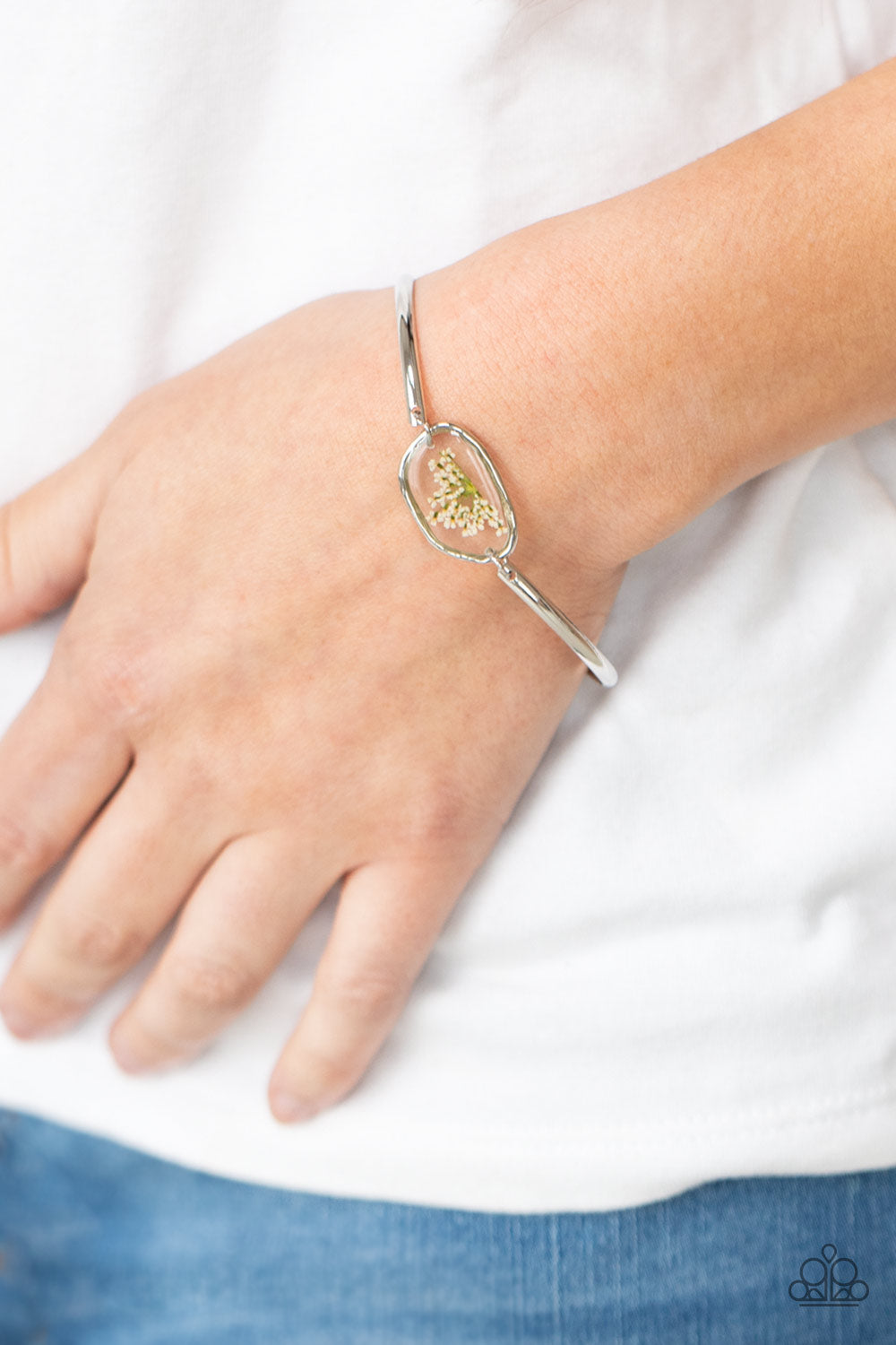 Paparazzi ♥ Prairie Paradise - White ♥ Bracelet