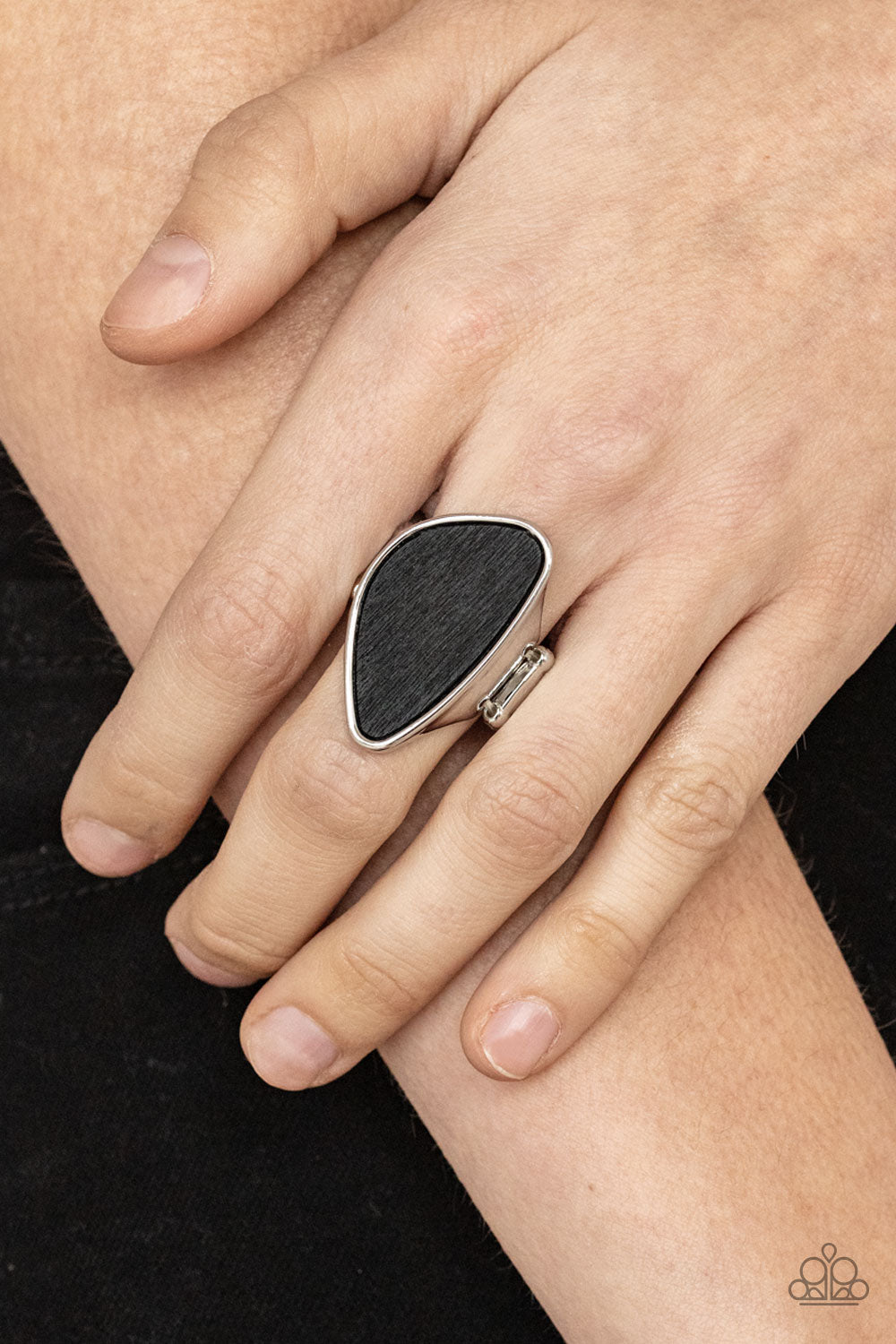 Paparazzi ♥ Perfectly Petrified - Black ♥ Ring