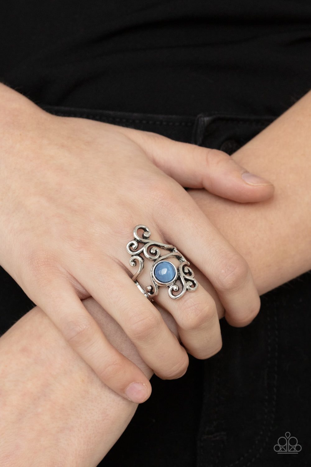 Paparazzi ♥ Glimmering Grapevines - Blue ♥ Ring