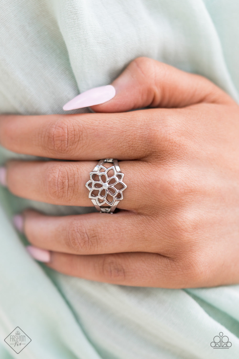 Paparazzi ♥ Prana Paradise - Silver ♥ Ring