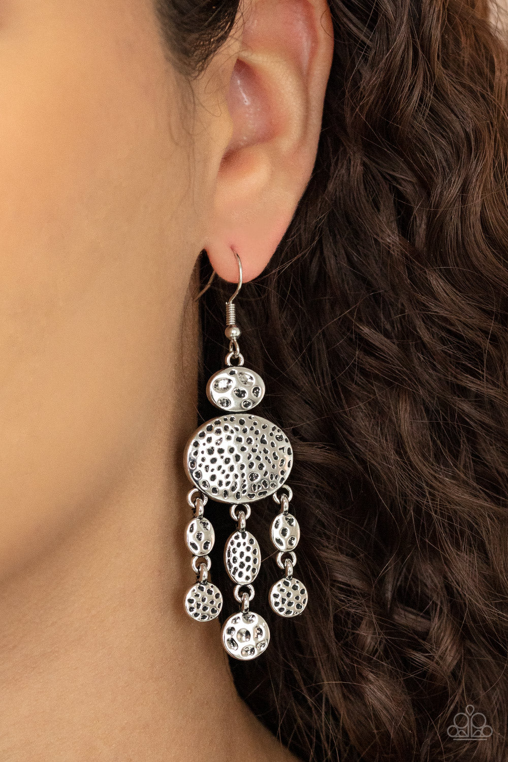 Paparazzi ♥ Get Your ARTIFACTS Straight - Silver ♥ Earrings