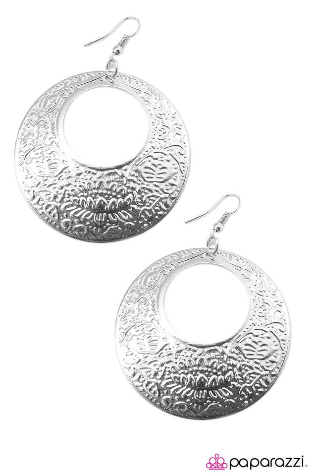 Paparazzi ♥ Jupiter Moon - Silver ♥ Earrings