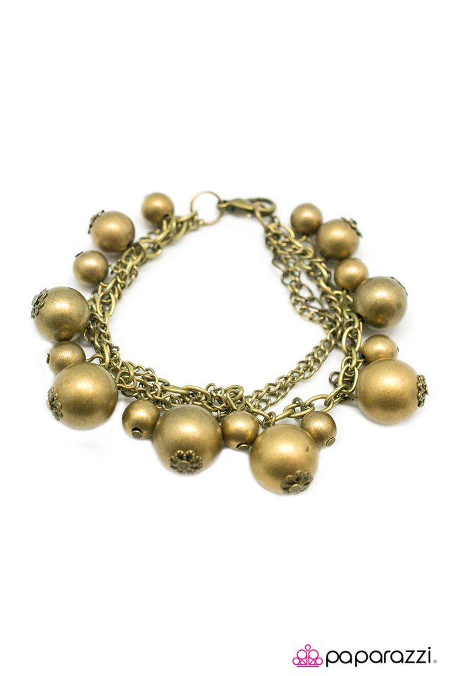 Paparazzi ♥ Get On Your Feet - Brass ♥ Bracelet