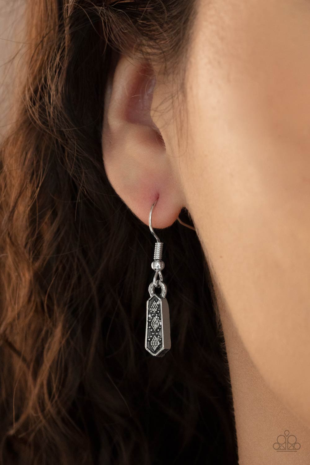 Paparazzi ♥ Monumental March - Silver ♥ Necklace