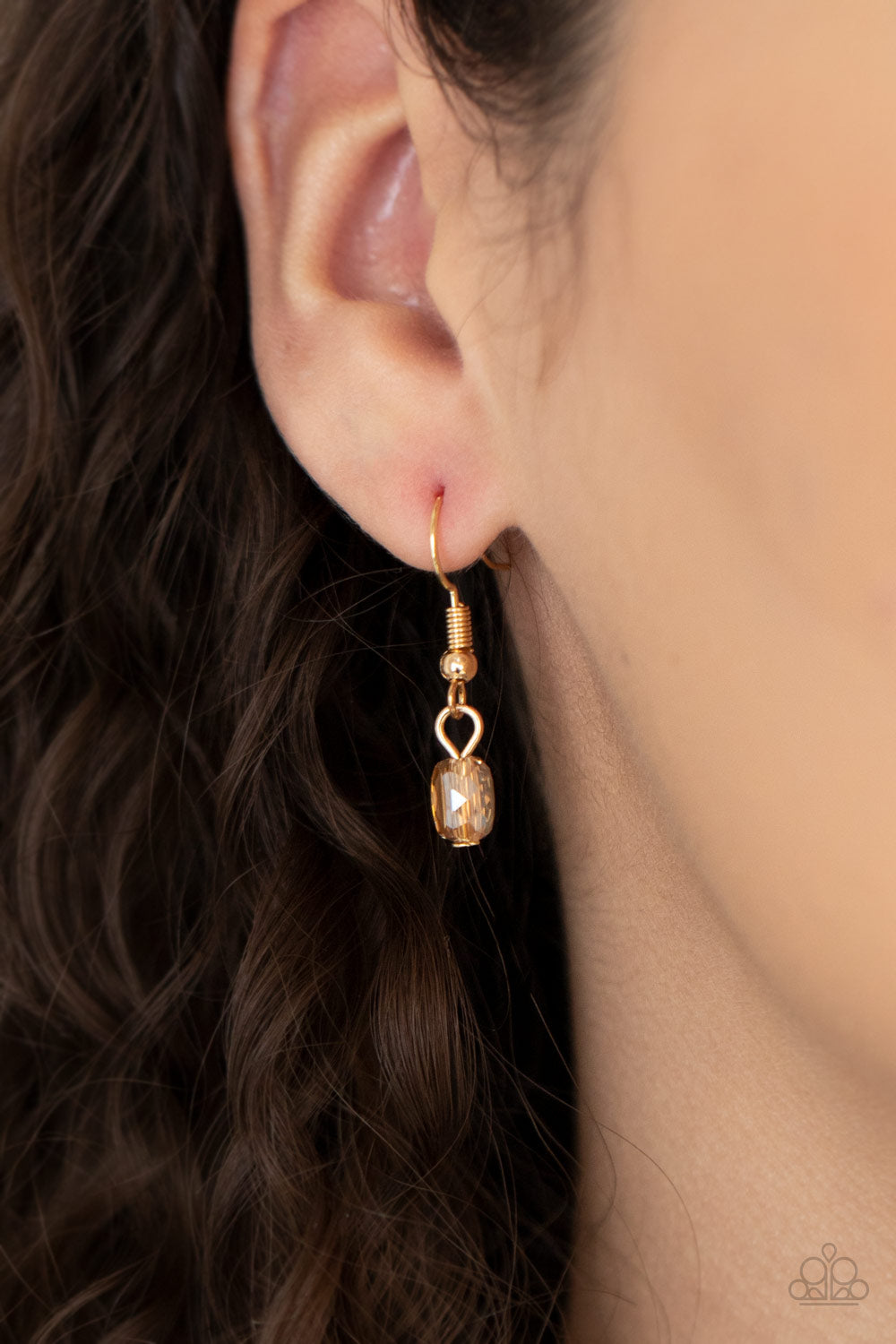 Paparazzi ♥ Poshly Petite - Gold ♥ Necklace