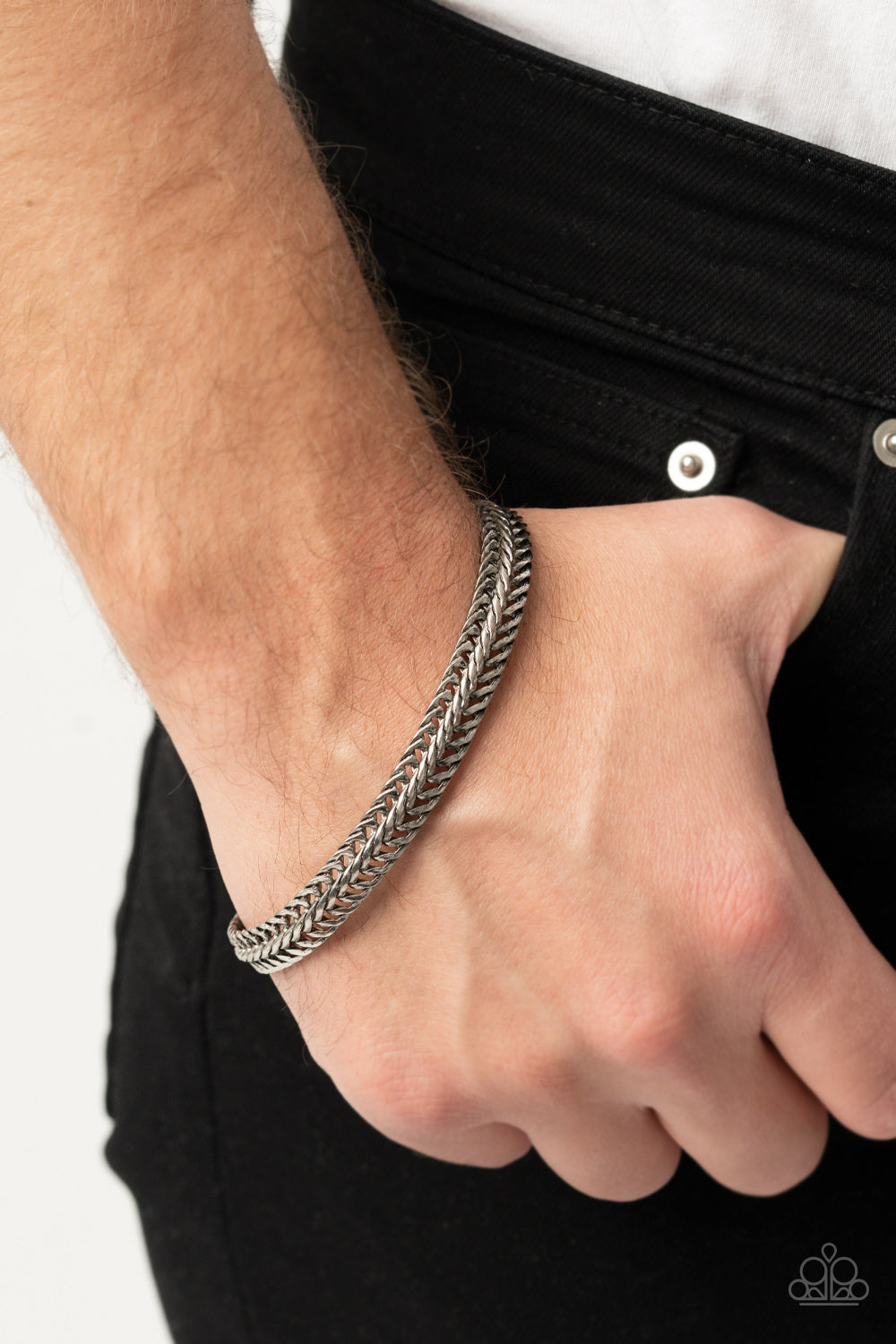 Paparazzi ♥ Extraordinary Edge - Silver ♥ Mens Bracelet