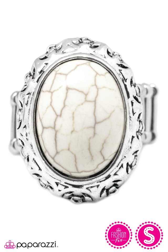 Paparazzi ♥ Trendsetter - White ♥ Ring