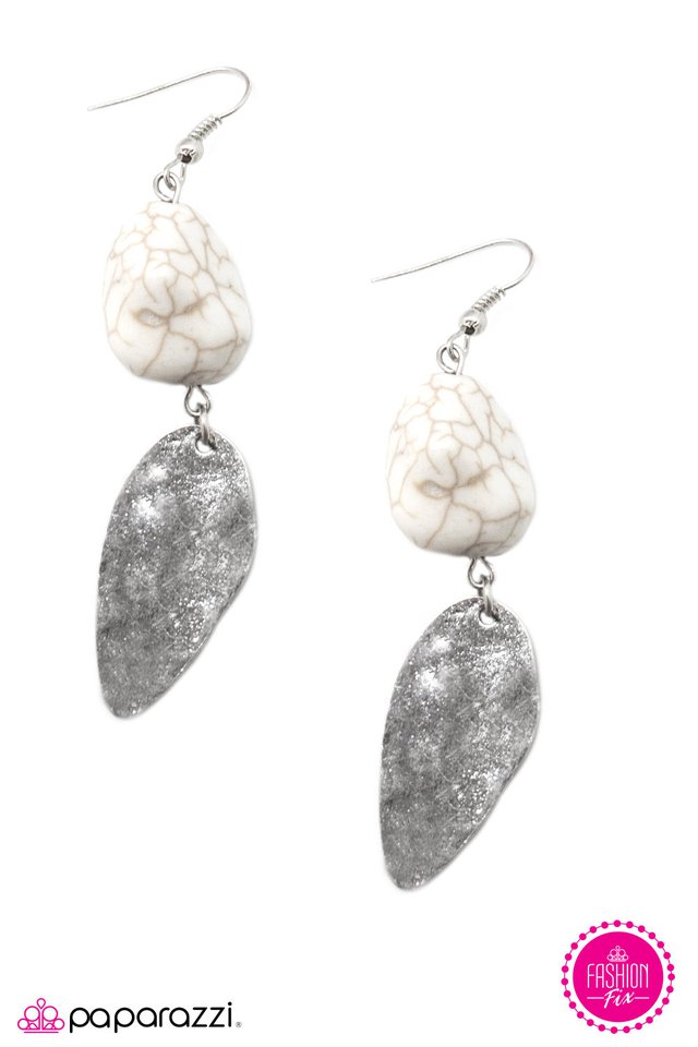Paparazzi ♥ Southern Comfort - White ♥ Earrings