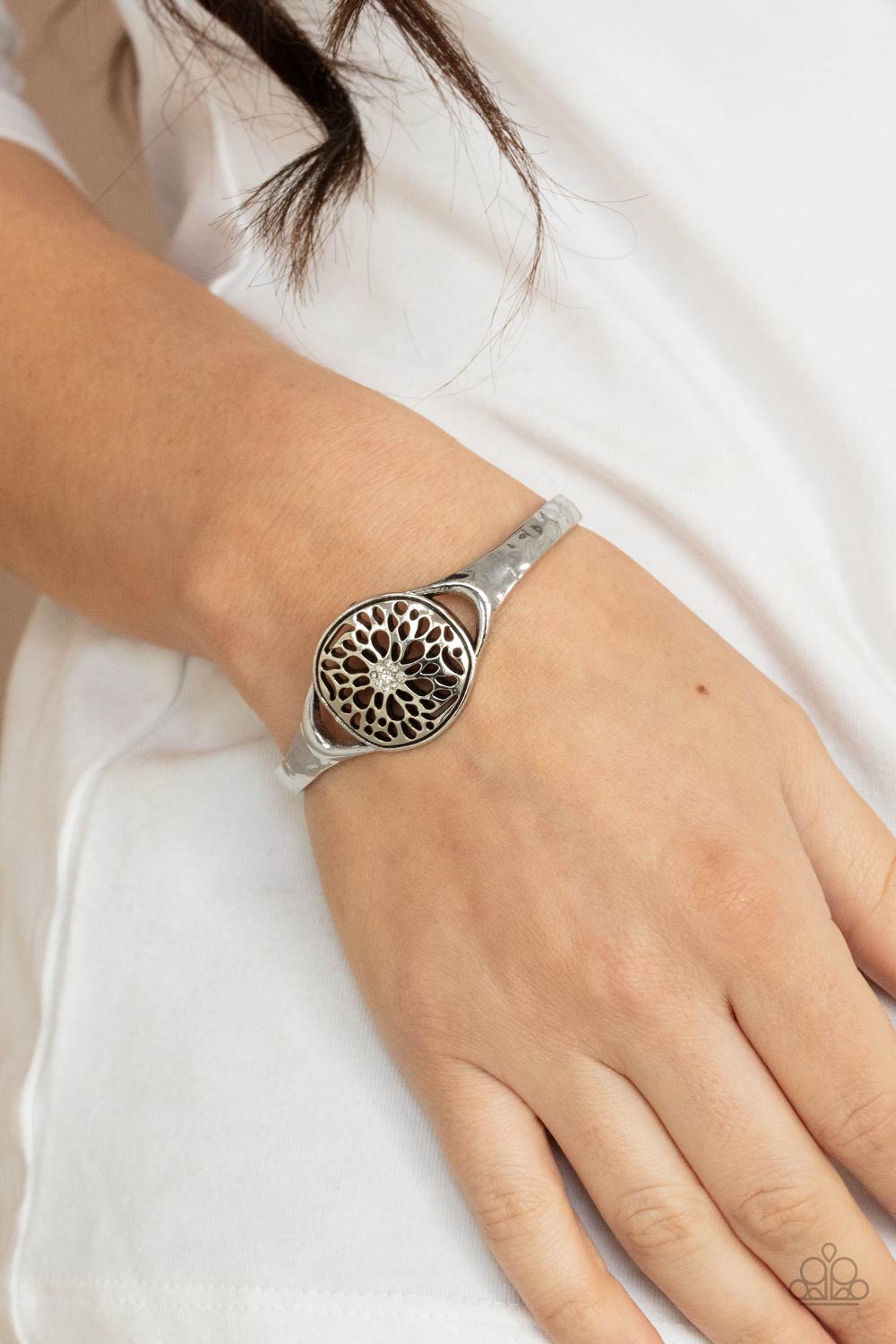 Paparazzi ♥ Modern Meadow - White ♥ Bracelet