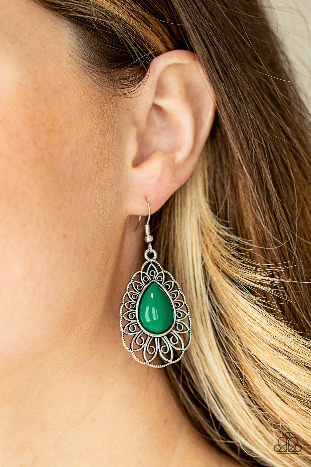 Paparazzi ♥ Dream STAYCATION - Green ♥ Earrings