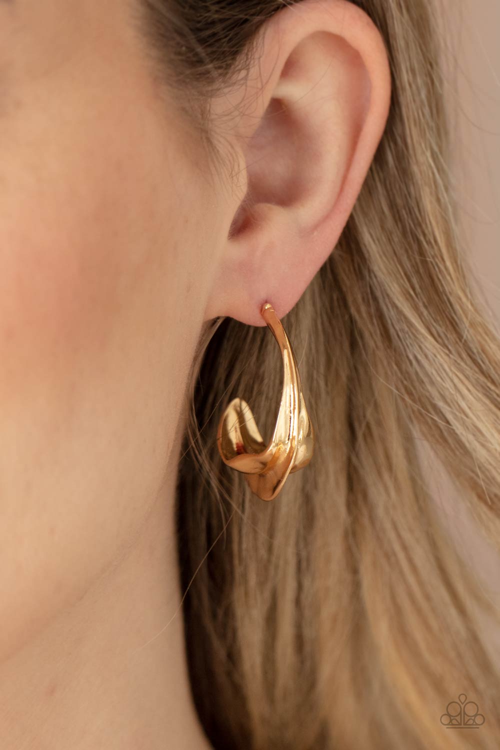 Paparazzi ♥ Modern Meltdown - Gold ♥ Earrings