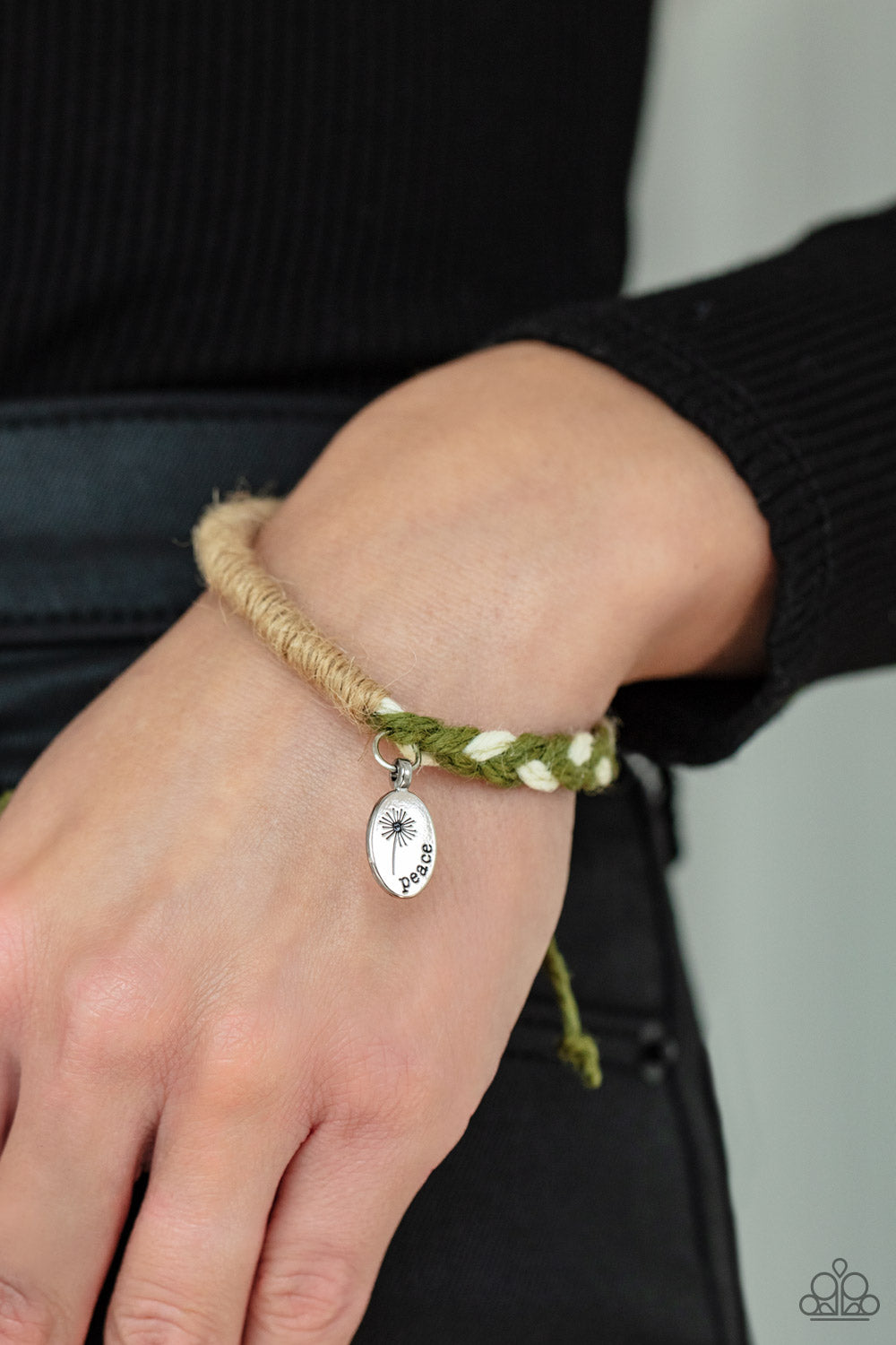 Paparazzi ♥ Perpetually Peaceful - Green ♥ Bracelet