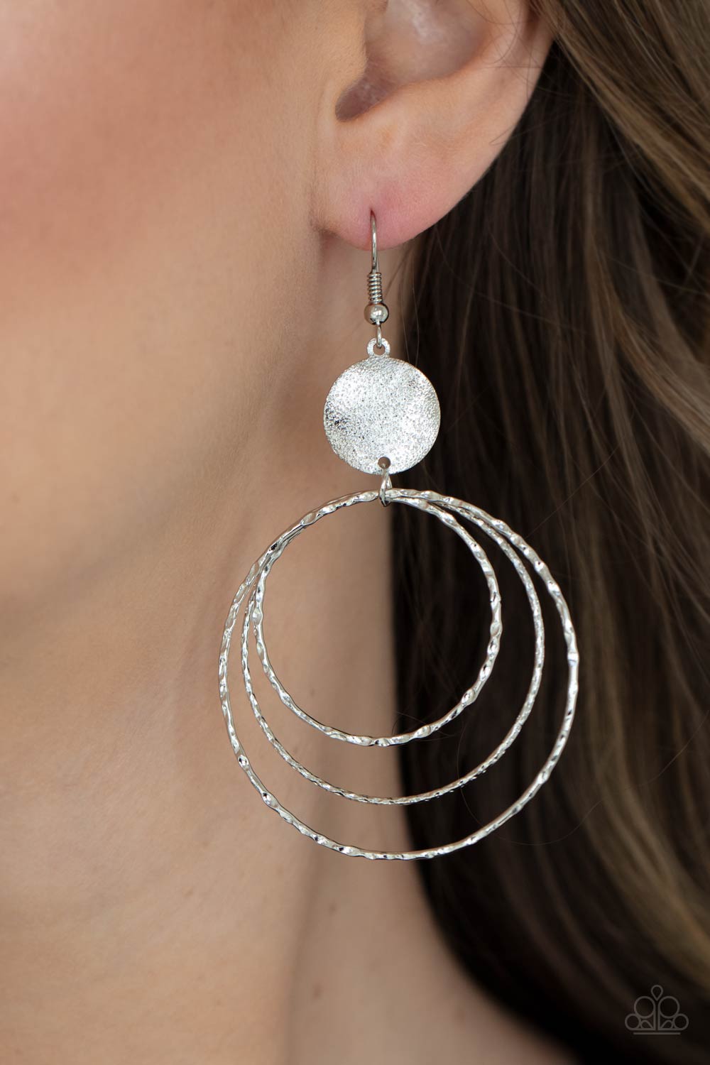 Paparazzi ♥ Universal Rehearsal - Silver ♥ Earrings