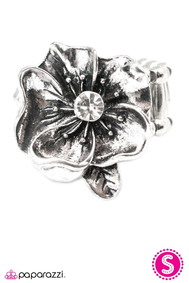 Paparazzi ♥ Be Your Everything - White ♥ Ring