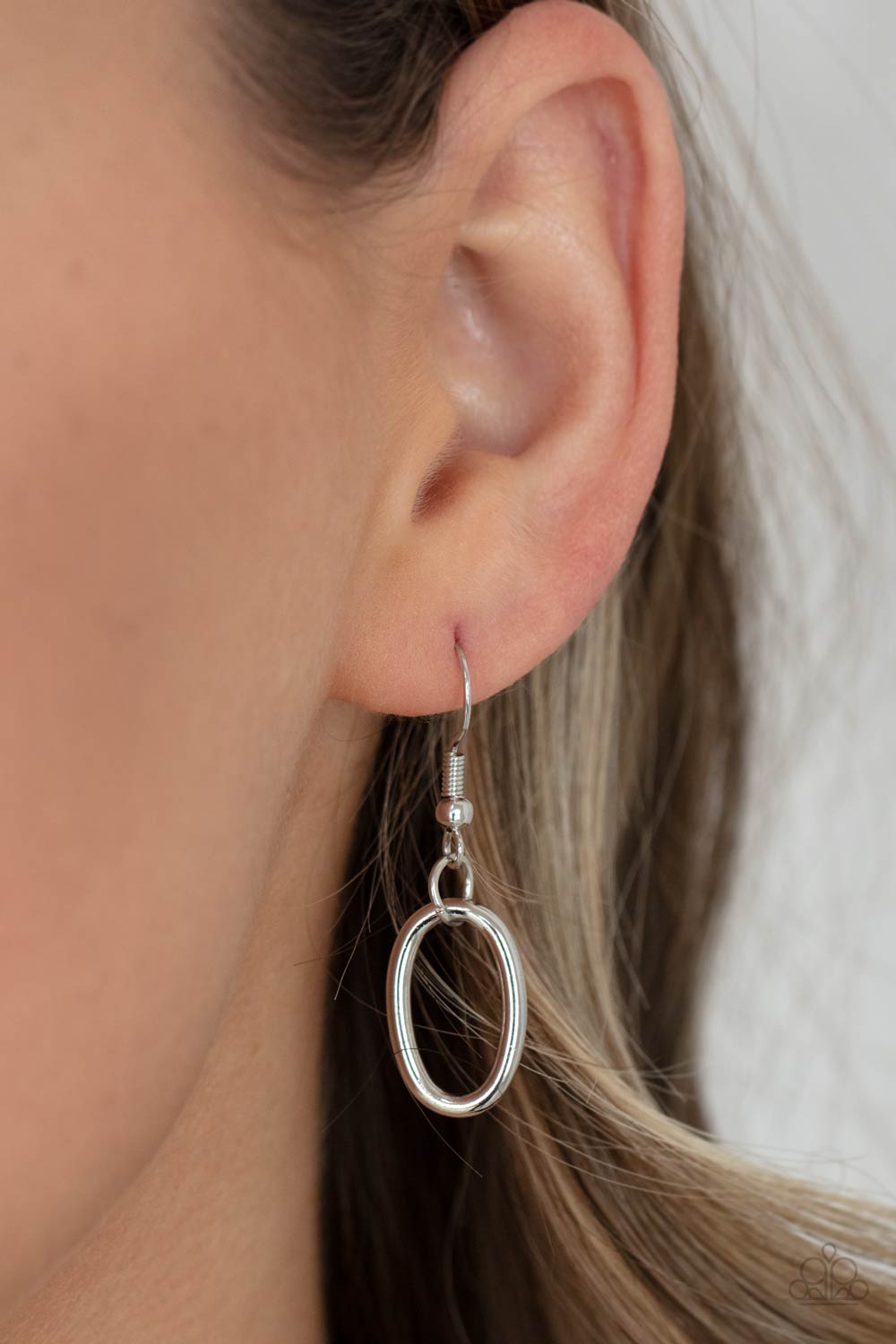 Paparazzi ♥ Defined Drama - Silver ♥ Necklace