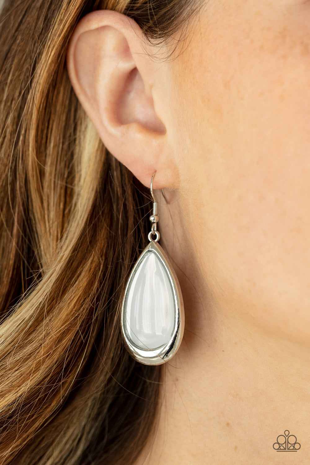 Paparazzi ♥ A World To SEER - White ♥ Earrings
